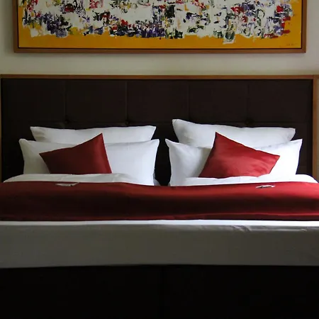 Отель Landhotel-neunburg Нойнбург-форм-Вальд